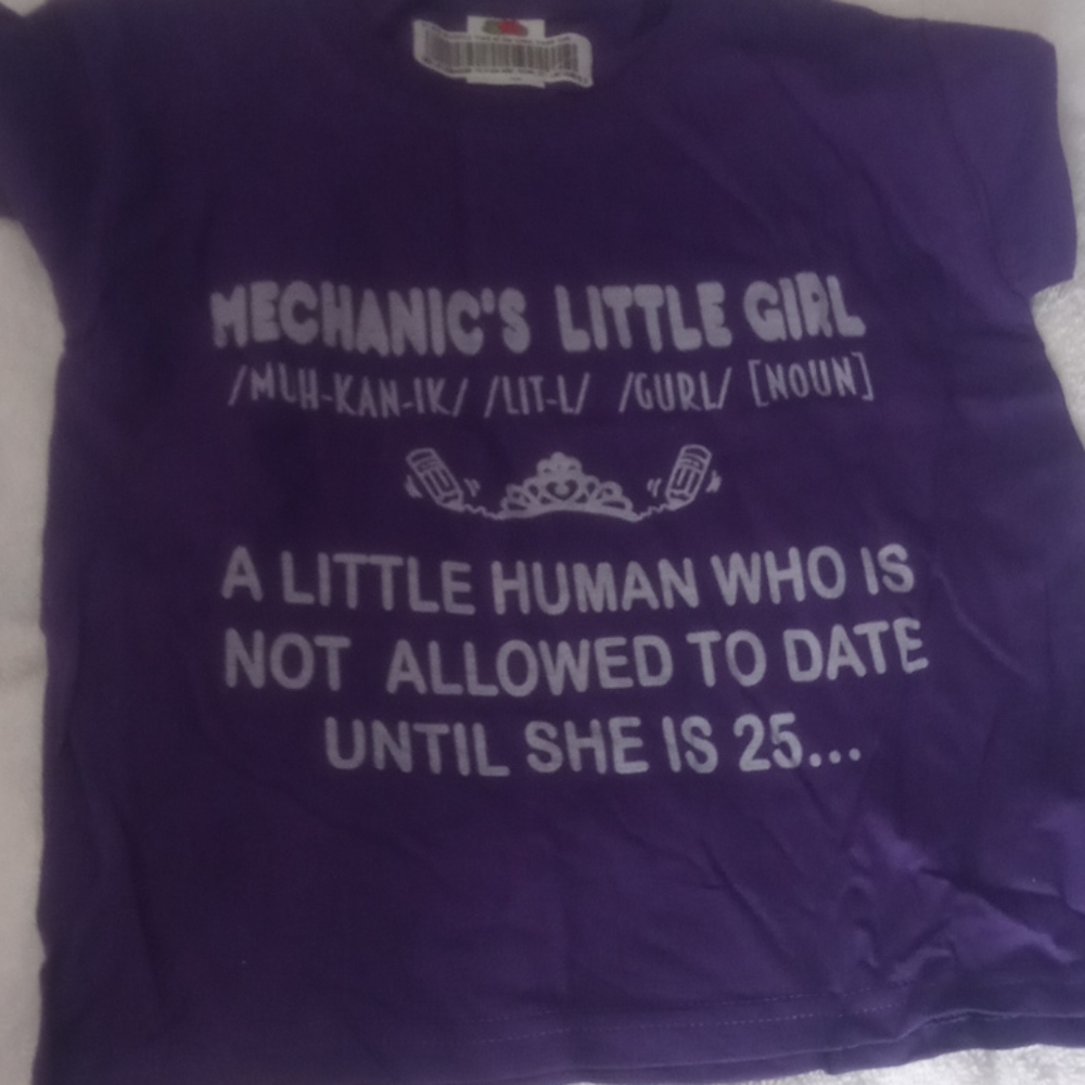 T-Shirt - Picture 2 of 3